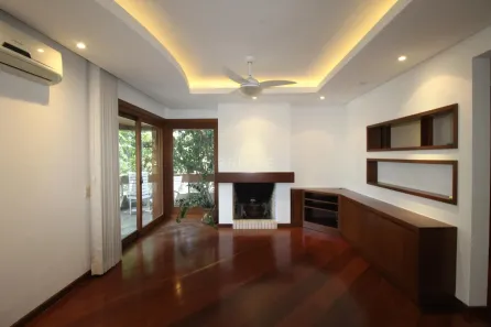 Apartamento com 3 Quartos para alugar, 140m² no Petrópolis, Porto Alegre