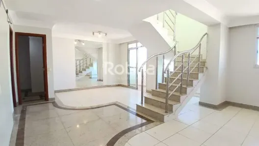 Cobertura com 3 Quartos à venda, 209m² no Martins, Uberlândia