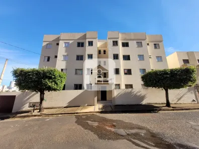 Apartamento com 2 Quartos para alugar, 65m² no Saraiva, Uberlândia