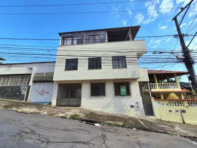 Casa com 5 Quartos para alugar, 188m² no Santa Terezinha, Juiz de Fora