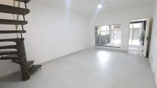 Casa com 2 Quartos para alugar, 130m² no Mirandópolis, São Paulo
