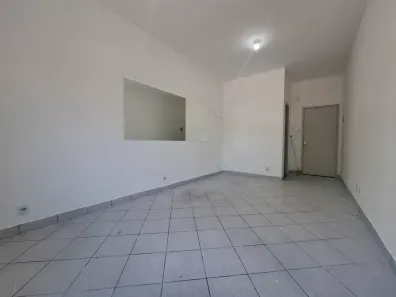 Ponto Comercial para alugar, 25m² no Campo dos Afonsos, Rio de Janeiro