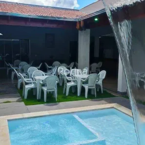 Prédio Comercial com 2 Quartos à venda, 220m² no Loteamento Portal do Vale II, Uberlândia