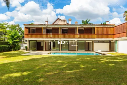 Casa com 5 Quartos para alugar, 1070m² no Jardim Everest, São Paulo