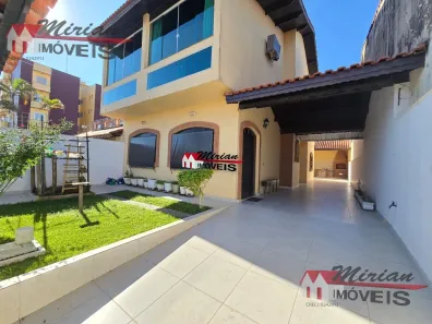 Sobrado com 4 Quartos à venda, 250m² no Balneário Três Marias, Peruíbe