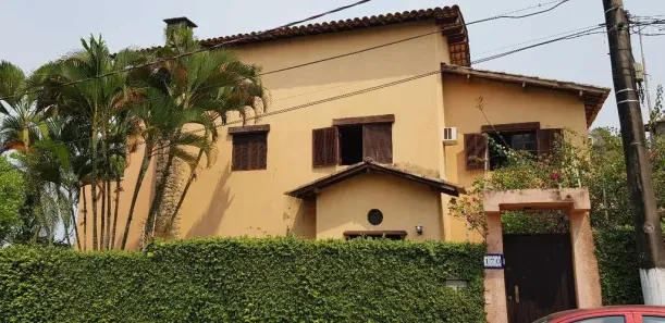 Sobrado com 5 Quartos à venda, 540m² no Morro dos Barbosas, São Vicente