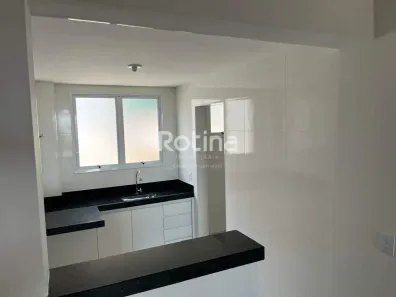 Apartamento com 2 Quartos à venda, 77m² no Segismundo Pereira, Uberlândia