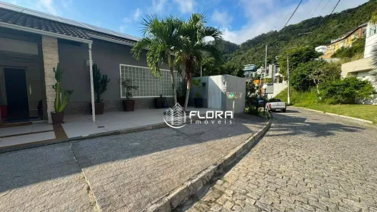 Casa de Condomínio com 4 Quartos à venda, 515m² no Charitas, Niterói