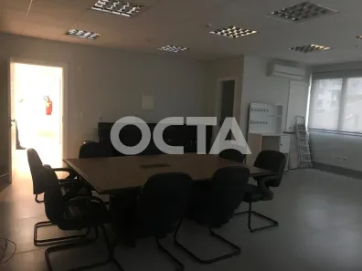 Sala Comercial para alugar, 52m² no Floresta, Porto Alegre
