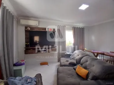Casa com 3 Quartos à venda, 222m² no Segismundo Pereira, Uberlândia