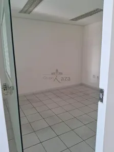 Sala Comercial para alugar, 114m² no Centro, São José dos Campos