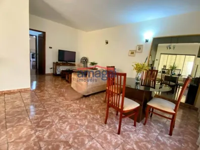 Casa com 2 Quartos à venda, 187m² no Jardim Pereira do Amparo, Jacareí