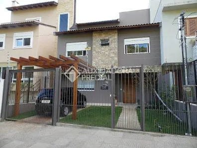 Casa com 3 Quartos à venda, 240m² no Guarujá, Porto Alegre