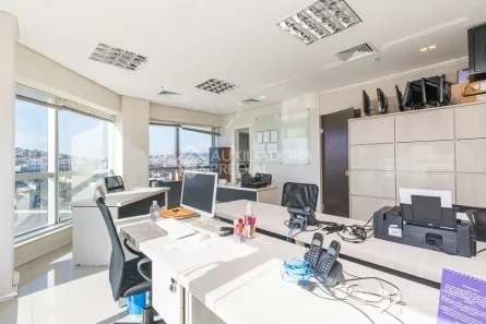 Sala Comercial à venda, 207m² no Cristal, Porto Alegre