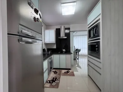 Apartamento com 3 Quartos para alugar, 104m² no Centro, Balneário Camboriú