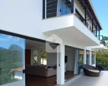 Casa com 4 Quartos à venda, 330m² no Samambaia, Petrópolis