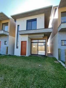 Sobrado com 3 Quartos à venda, 101m² no Araçatuba, Imbituba