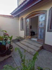 Sobrado com 4 Quartos à venda, 232m² no Jardim Esperança, Guaratinguetá