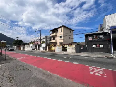 Imóvel Comercial com 4 Quartos à venda, 200m² no Centro, Caraguatatuba
