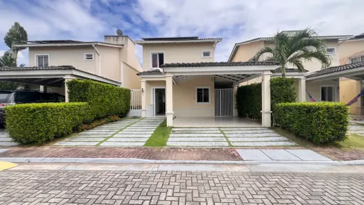Casa de Condomínio com 3 Quartos à venda, 240m² no Guaribas, Eusébio