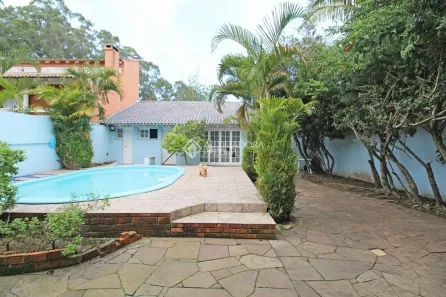 Sobrado com 4 Quartos para alugar, 435m² no Jardim Itu, Porto Alegre