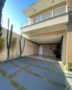Sobrado com 3 Quartos para alugar, 210m² no Loteamento Villa Branca, Jacareí