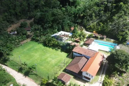 Imóvel Comercial com 8 Quartos à venda, 600m² no Vargem Alta, Vargem Alta