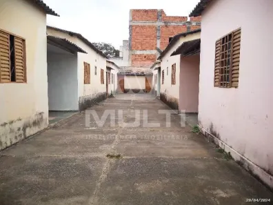 Casa com 2 Quartos para alugar, 66m² no Tubalina, Uberlândia
