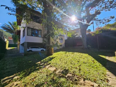 Casa com 4 Quartos à venda, 244m² no Iucas, Teresópolis