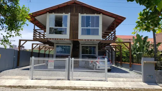 Apartamento com 2 Quartos para alugar, 45m² no Praia da Enseada, São Francisco do Sul