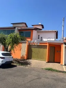 Casa com 3 Quartos à venda, 158m² no Planalto, Uberlândia