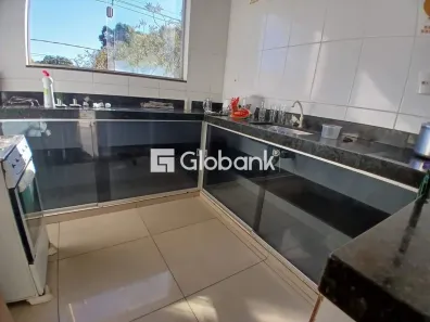 Prédio Comercial com 8 Quartos à venda, 660m² no Camilo Prates, Montes Claros
