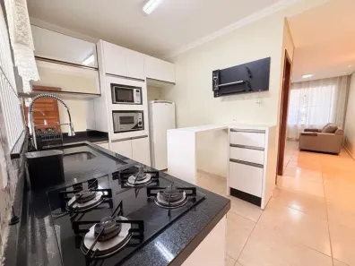 Casa com 2 Quartos para alugar, 65m² no Nova Brasília, Joinville