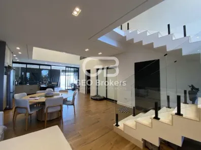Sobrado com 4 Quartos à venda, 243m² no Jardim Jacinto, Jacareí