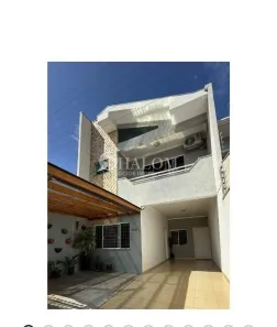 Sobrado com 3 Quartos à venda, 162m² no Zona 28, Maringá