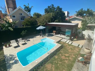Casa com 5 Quartos para alugar, 250m² no Jurerê Internacional, Florianópolis
