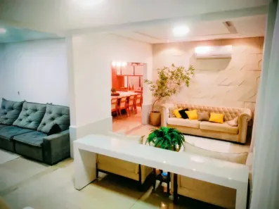 Casa de Condomínio com 3 Quartos à venda, 180m² no Setor Castelo Branco, Goiânia