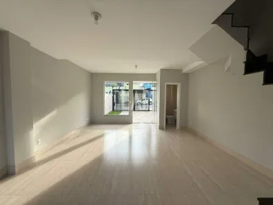 Casa com 3 Quartos à venda, 120m² no Planalto, Belo Horizonte