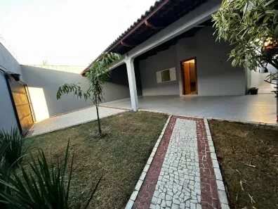 Casa com 3 Quartos à venda, 190m² no Osvaldo Rezende, Uberlândia