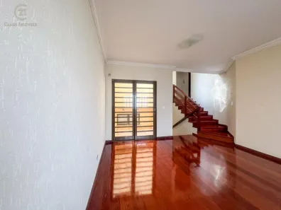 Casa com 3 Quartos para alugar, 130m² no Universitário, Londrina
