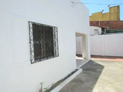 Casa com 3 Quartos para alugar, 100m² no Bonsucesso, Fortaleza