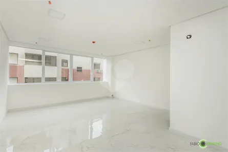 Sala Comercial à venda, 33m² no Mont Serrat, Porto Alegre