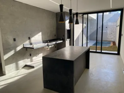 Casa de Condomínio com 3 Quartos à venda, 150m² no Grand Ville, Uberlândia