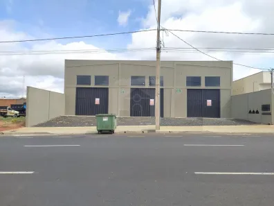 Galpão/Depósito/Armazém para alugar, 210m² no Loteamento Residencial Pequis, Uberlândia