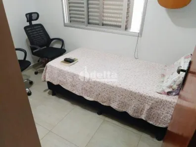 Apartamento com 3 Quartos à venda, 79m² no Segismundo Pereira, Uberlândia