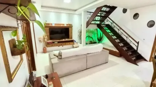Sobrado com 5 Quartos à venda, 200m² no Residencial Parque das Palmeiras, Pindamonhangaba