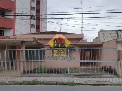 Casa com 4 Quartos à venda, 250m² no Centro, Taubaté