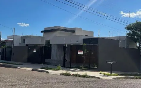 Casa com 3 Quartos à venda, 131m² no Jardim Ipanema, Maringá