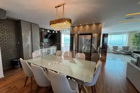 Apartamento com 3 Quartos para alugar, 220m² no Centro, Balneário Camboriú