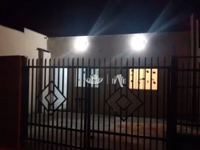 Casa com 3 Quartos à venda, 200m² no Conjunto Parigot de Souza 3, Londrina